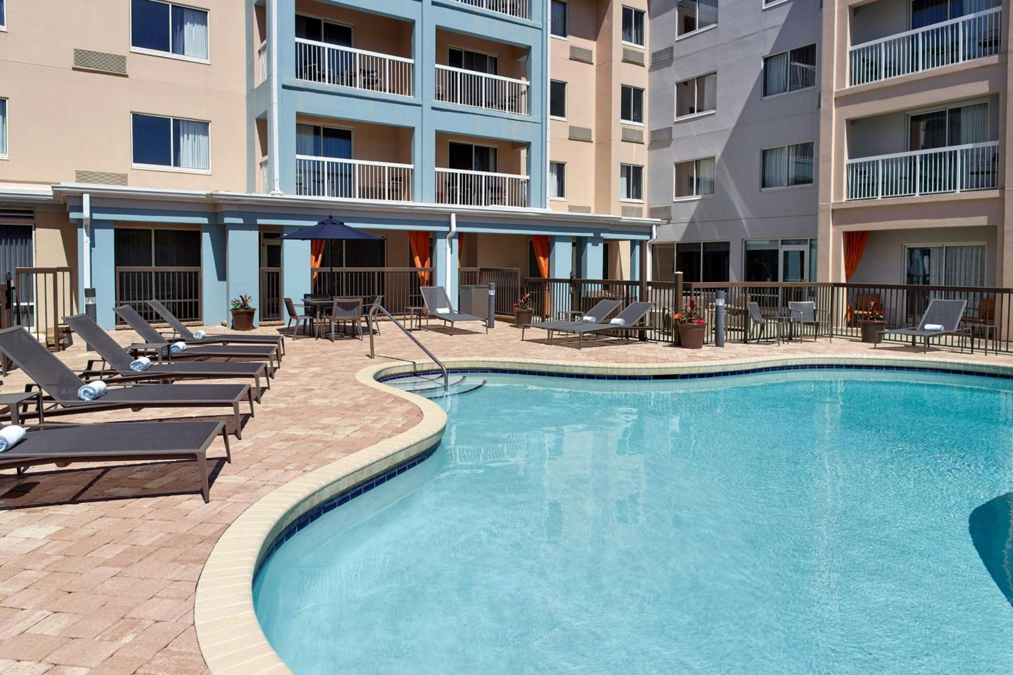 Courtyard By Marriott Myrtle Beach Broadway Bagian luar foto